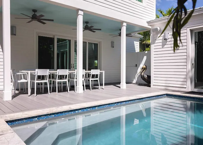 Rigby House - Brand New With Private Pool